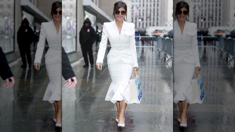 Lauren Sánchez Bezos walking in white