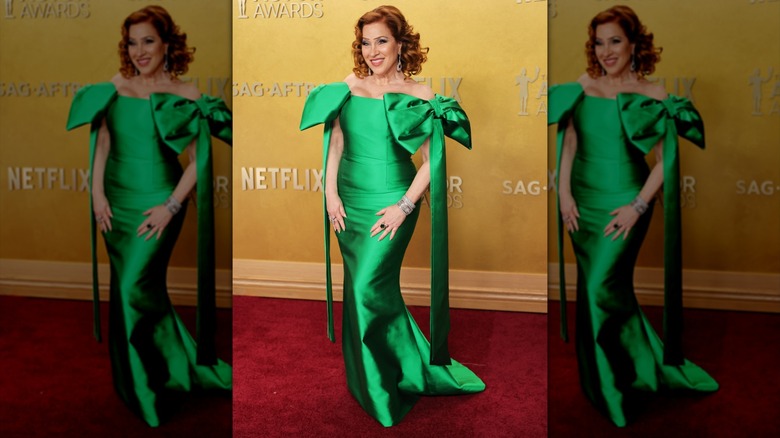 Lisa Ann Walter smiling