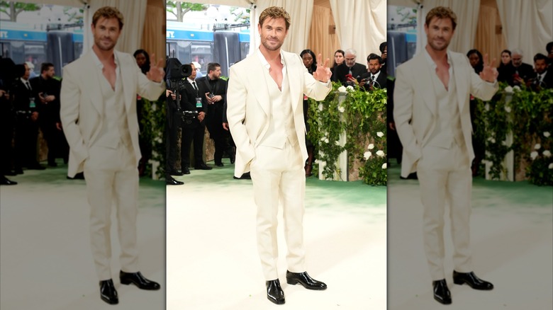 Chris Hemsworth posing