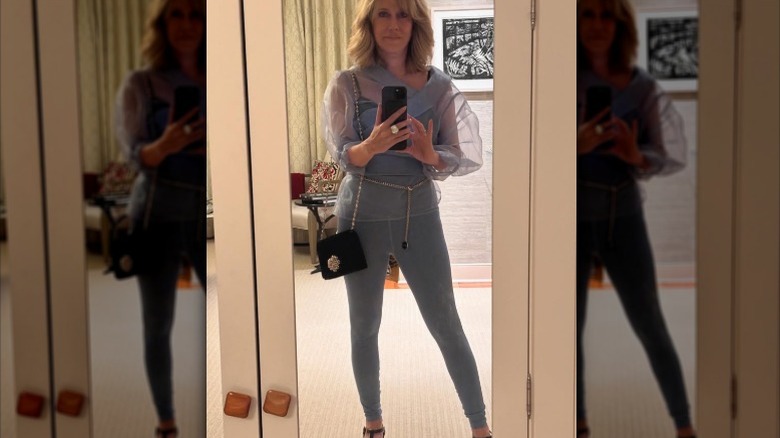 Alisyn Camerota taking a selfie