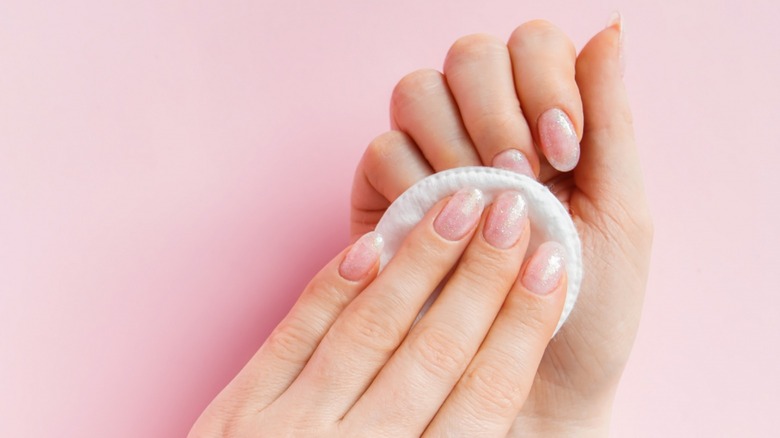 5 Best Gel Polish Removers of 2022 - How to Remove Gel Nail Polish