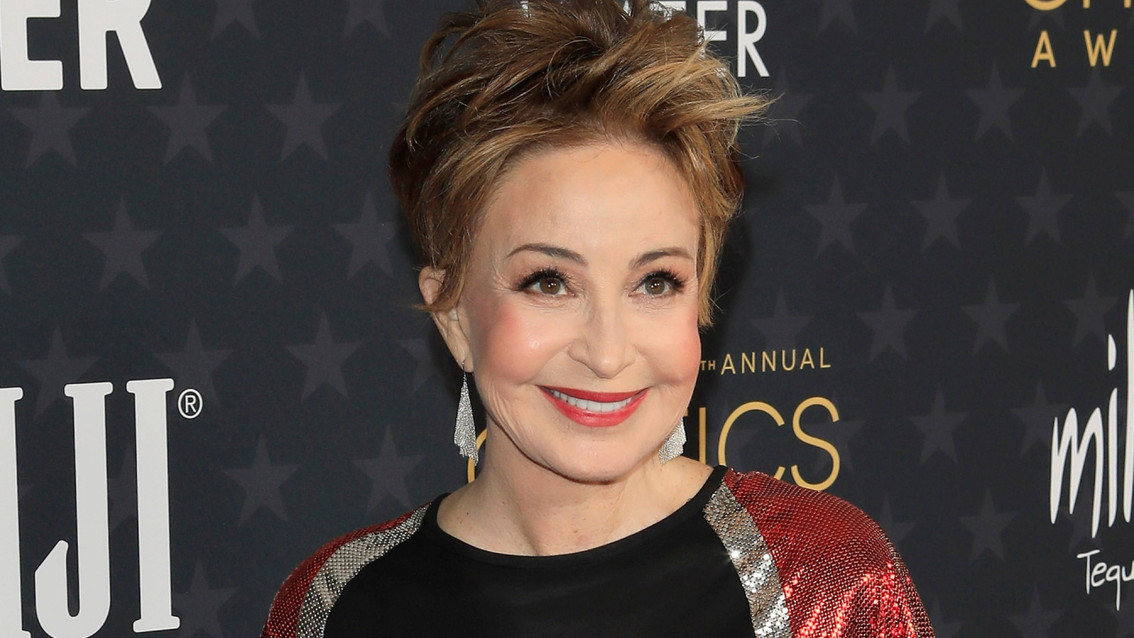 <a href="https://www.thelist.com/1891834/young-sheldon-annie-potts-messy-relationship-history/" target="_blank">Young Sheldon’s Annie Potts Has A Messy Relationship History</a>