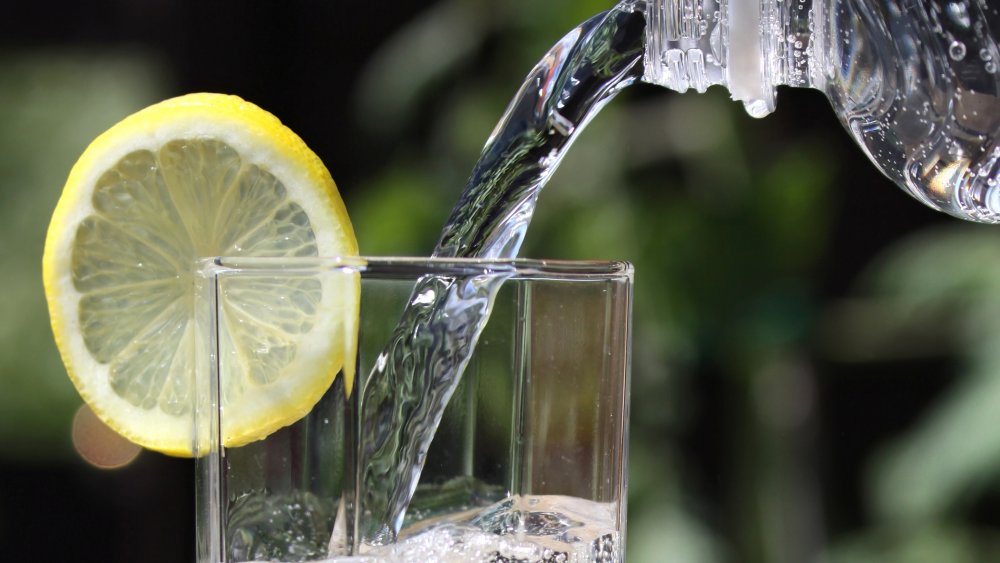 Does Tonic Water Irritate The Bladder? 