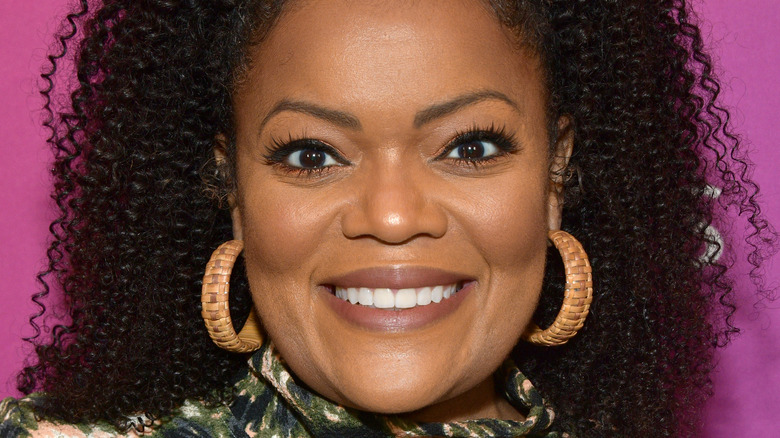 Yvette Nicole Brown smiling