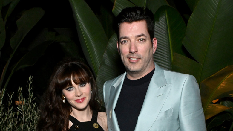 Zooey Deschanel and Jonathan Scott smiling
