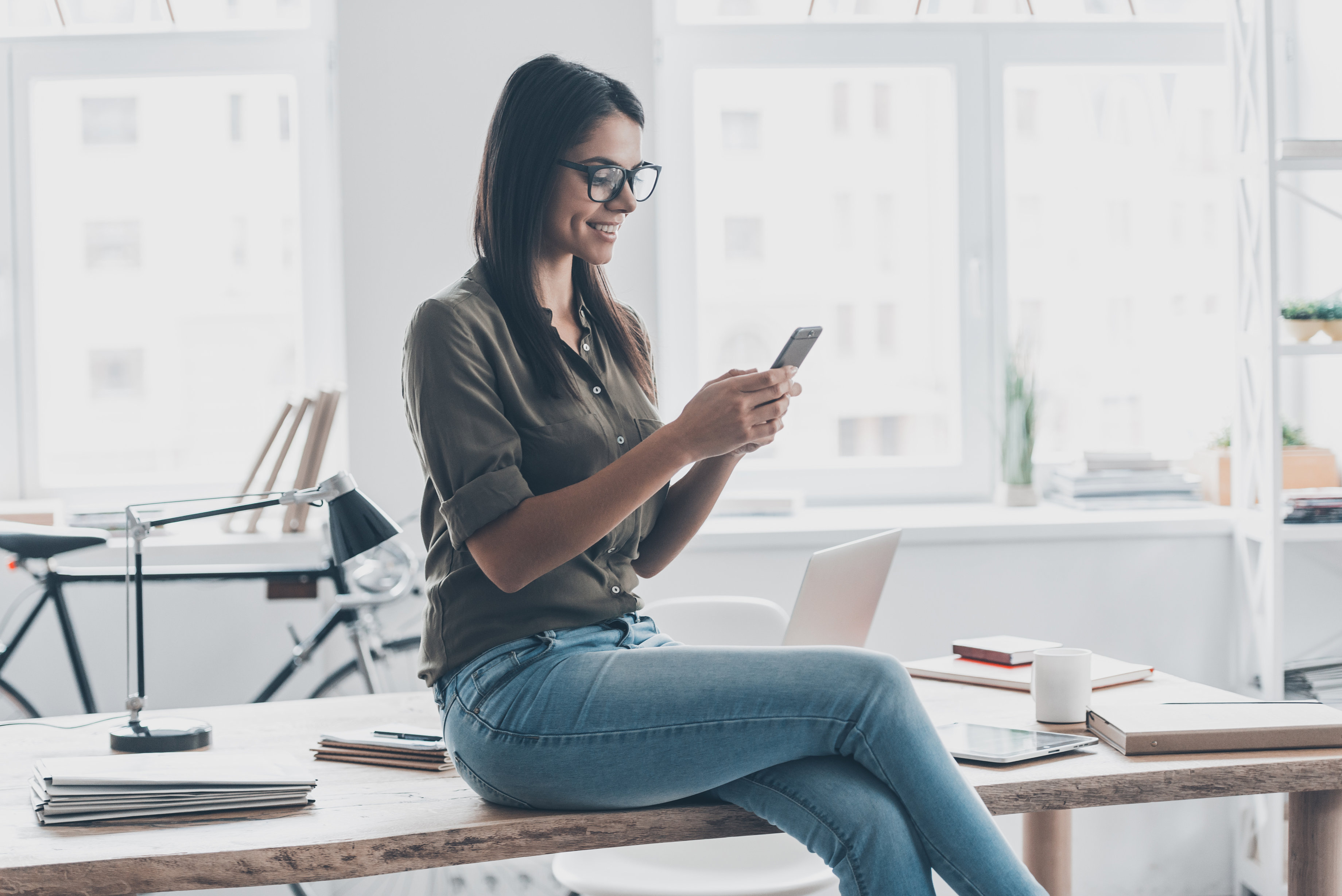 The Right Way And The Wrong Way To Text Your Crush