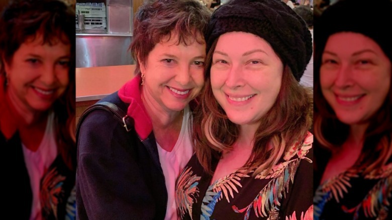 Kristy McNichol and Carnie Wilson pose for a selfie