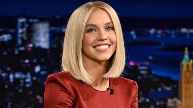 Sydney Sweeney with a bob on Late Night