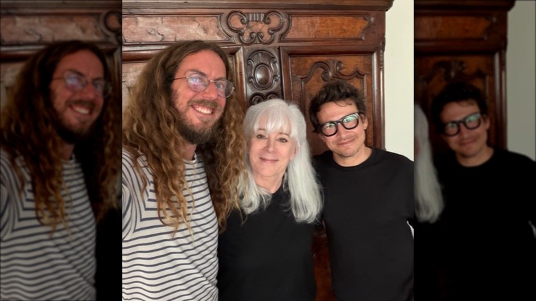 Patricia Richardson posing with Taran Noah Smith and Jonathan Taylor Thomas